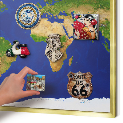 Metalen magneetbord met lijst in het goud De wereld in kaart brengen