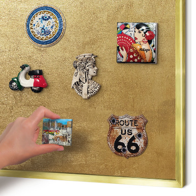 Metalen magneetbord met lijst in het goud Gele textuur