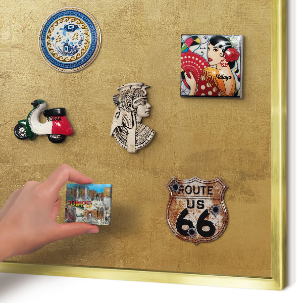 Metalen magneetbord met lijst in het goud Gele textuur