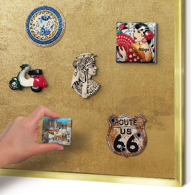 Metalen magneetbord met lijst in het goud Gele textuur