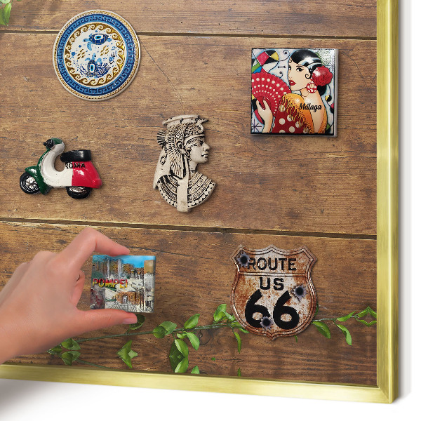 Metalen magneetbord met lijst in het goud Hout natuur