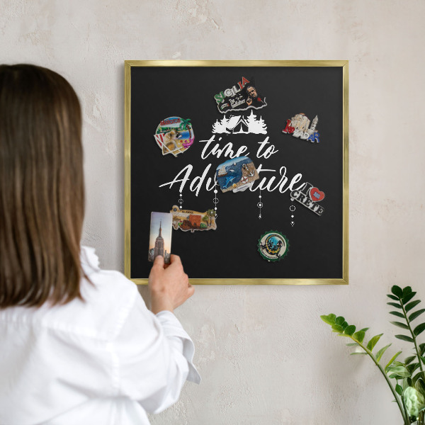 Metalen magneetbord met lijst in het goud Avontuur wacht.