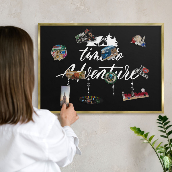 Metalen magneetbord met lijst in het goud Avontuur wacht.
