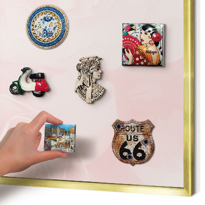 Metalen magneetbord met lijst in het goud Delicaat roze