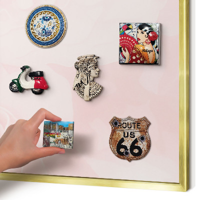Metalen magneetbord met lijst in het goud Delicaat roze