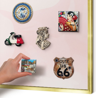 Metalen magneetbord met lijst in het goud Delicaat roze