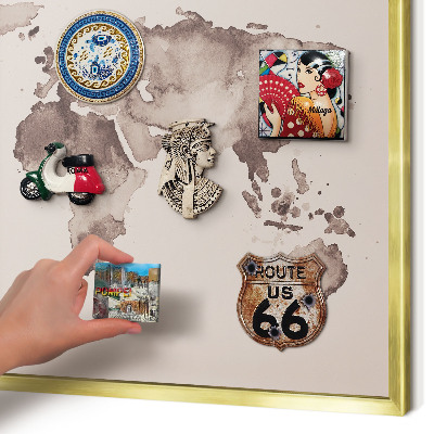 Metalen magneetbord met lijst in het goud Wereldkaart
