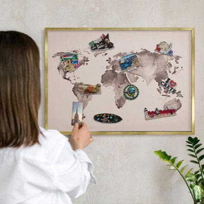 Metalen magneetbord met lijst in het goud Wereldkaart