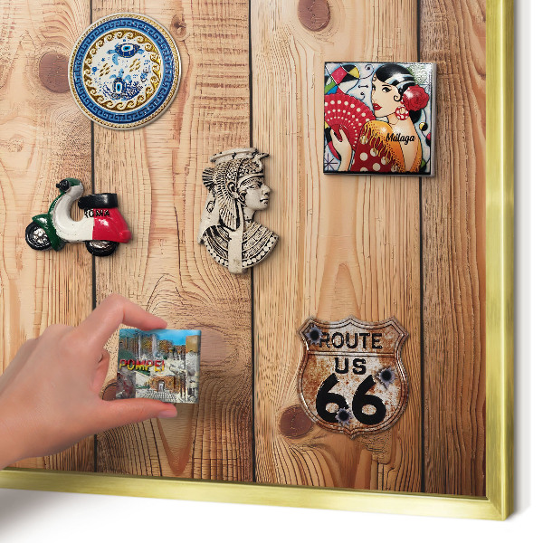Metalen magneetbord met lijst in het goud Houten planken