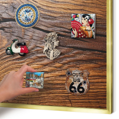 Metalen magneetbord met lijst in het goud Houtstructuur