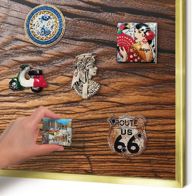 Metalen magneetbord met lijst in het goud Houtstructuur