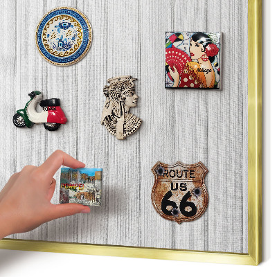 Metalen magneetbord met lijst in het goud Minimalistische strepen