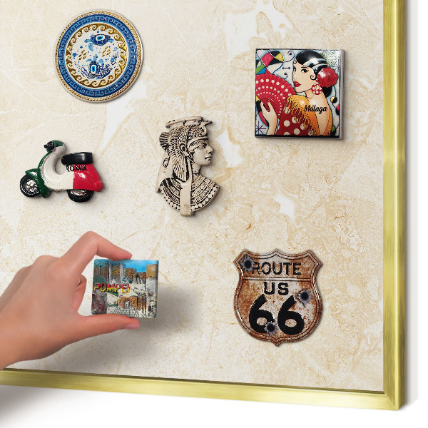 Metalen magneetbord met lijst in het goud Delicaat marmer
