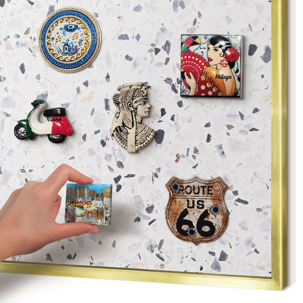 Metalen magneetbord met lijst in het goud Terrazzo-stijl