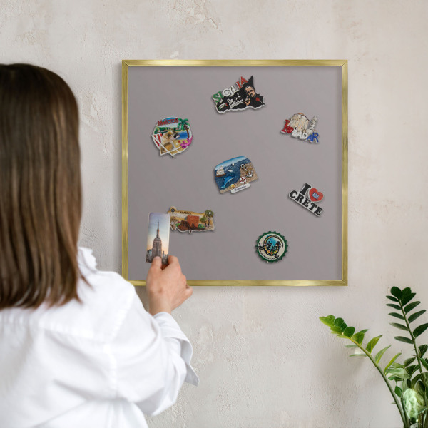 Magnetisch bord voor reismagneten met gouden lijst Asgrijs