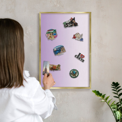 Metalen magneetbord met lijst in het goud Subtiele kleurovergang