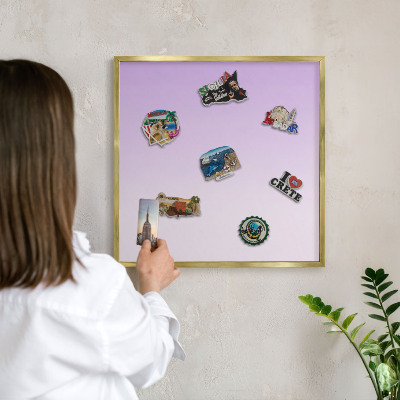 Metalen magneetbord met lijst in het goud Subtiele kleurovergang