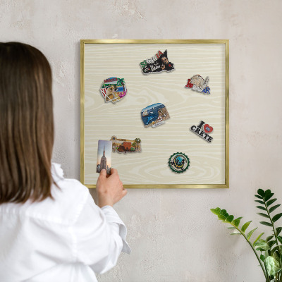 Metalen magneetbord met lijst in het goud Beige korrel