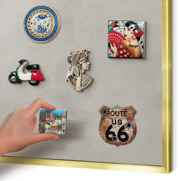 Metalen magneetbord met lijst in het goud Grijze achtergrond