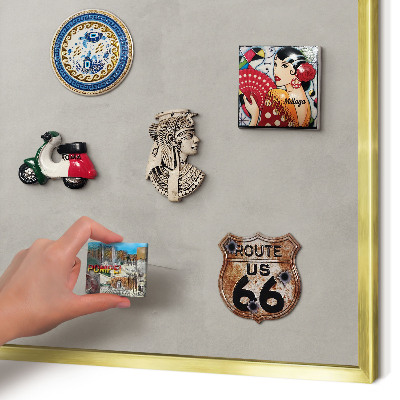 Metalen magneetbord met lijst in het goud Grijze achtergrond