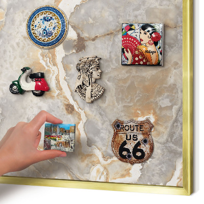 Metalen magneetbord met lijst in het goud Marmeren elegantie
