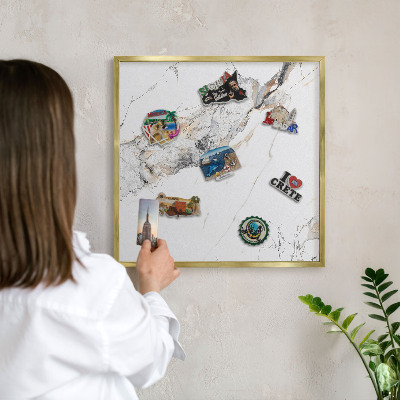 Magnetisch bord voor reismagneten met gouden lijst Marmereffect