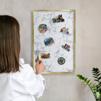 Magnetisch bord voor reismagneten met gouden lijst Marmeresthetiek