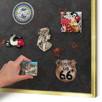 Metalen magneetbord met lijst in het goud Vulkanische lava