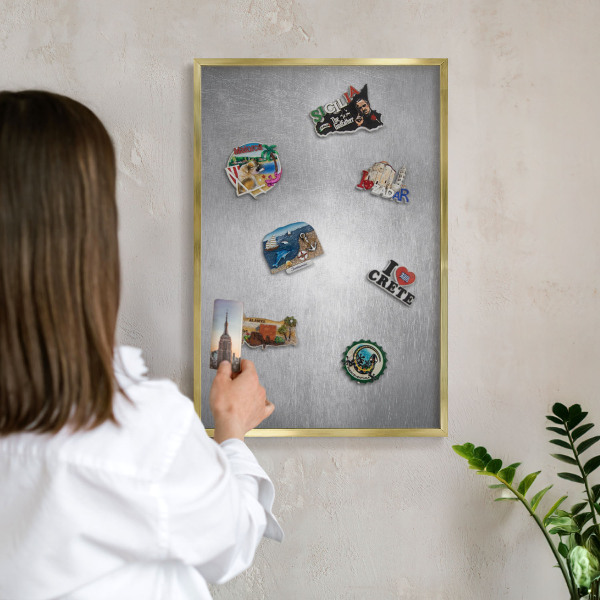 Metalen magneetbord met lijst in het goud Metaalachtig oppervlak