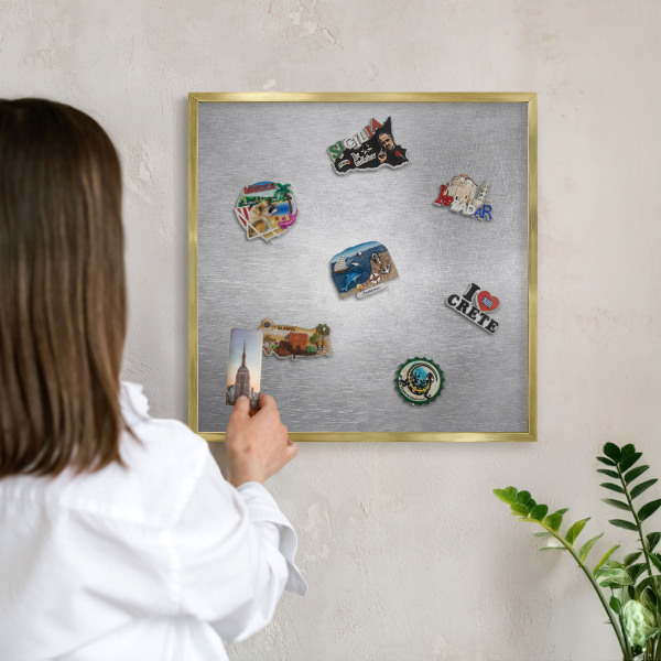 Metalen magneetbord met lijst in het goud Metaalachtig oppervlak
