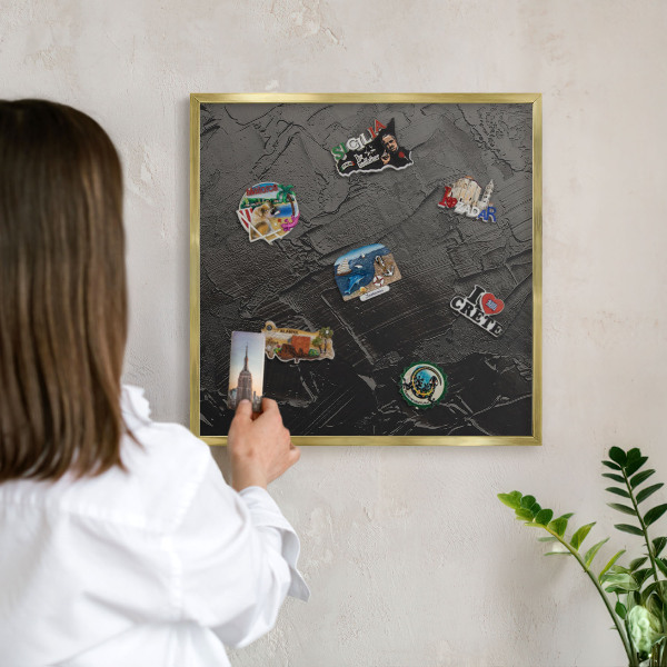 Metalen magneetbord met lijst in het goud Gestructureerd zwart