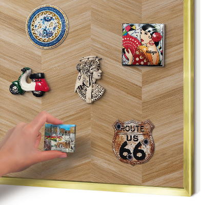 Metalen magneetbord met lijst in het goud Houten visgraatmotief