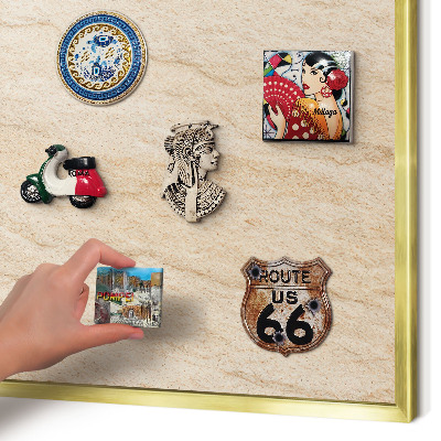 Metalen magneetbord met lijst in het goud Natuurlijke elegantie
