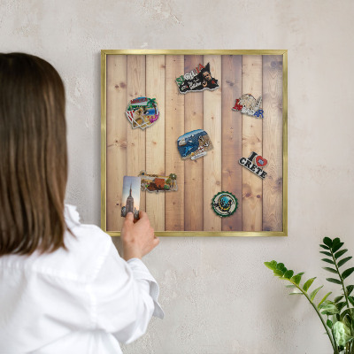 Magnetisch bord voor reismagneten met gouden lijst Houten planken
