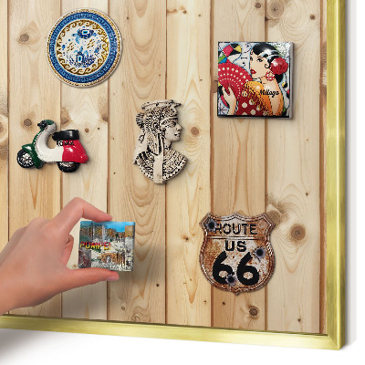 Metalen magneetbord met lijst in het goud Houten planken