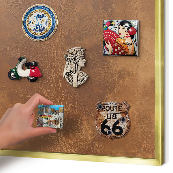 Metalen magneetbord met lijst in het goud Bruine textuur