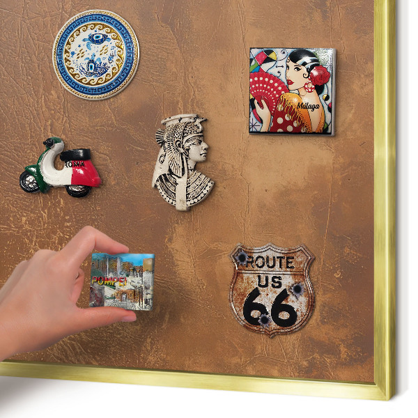Metalen magneetbord met lijst in het goud Bruine textuur