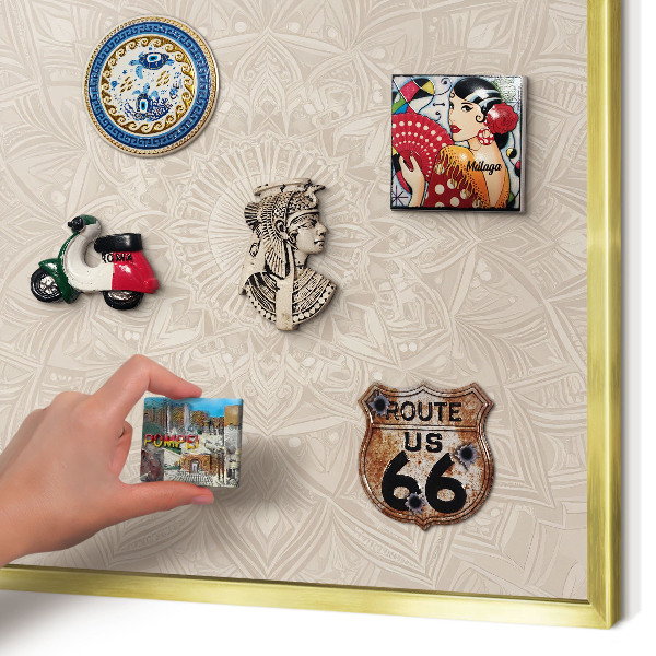 Metalen magneetbord met lijst in het goud Decoratieve mandala