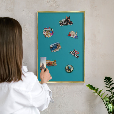 Metalen magneetbord met lijst in het goud Koel turkoois