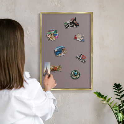 Metalen magneetbord met lijst in het goud Asbruin