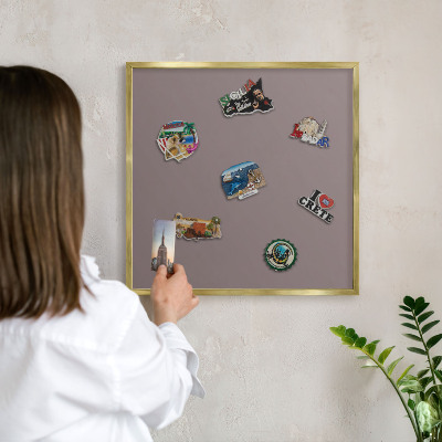 Metalen magneetbord met lijst in het goud Asbruin