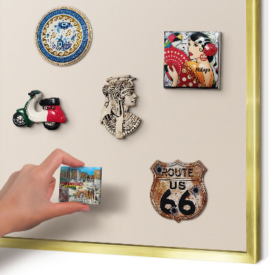 Metalen magneetbord met lijst in het goud Warm beige