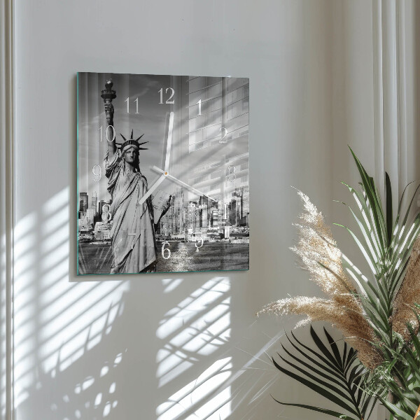 Vierkante glazen klok Vrijheidsbeeld