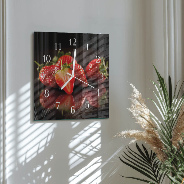 Vierkante glazen klok Aardbeien