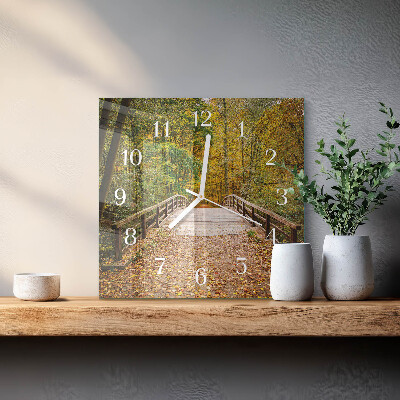 Vierkante glazen klok Bosbrug