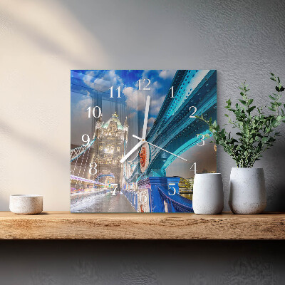 Vierkante glazen klok Brug
