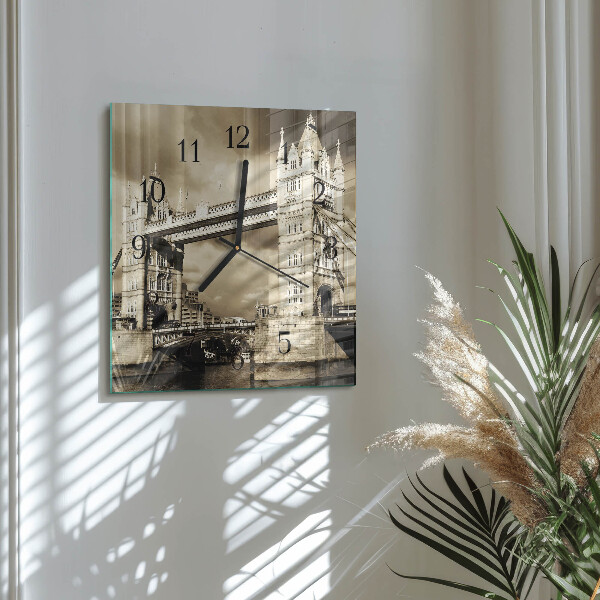 Vierkante glazen wandklok Londense brug sepia