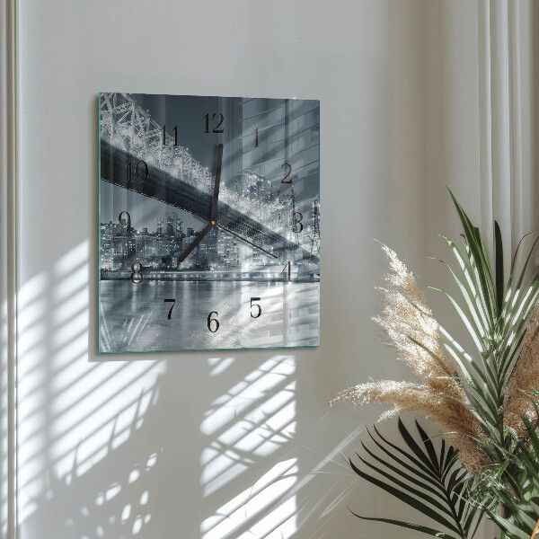Vierkante glazen wandklok Brug