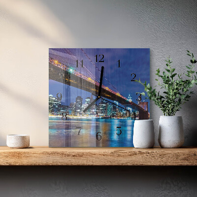 Vierkante glazen wandklok Brug