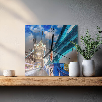 Vierkante glazen wandklok Brug